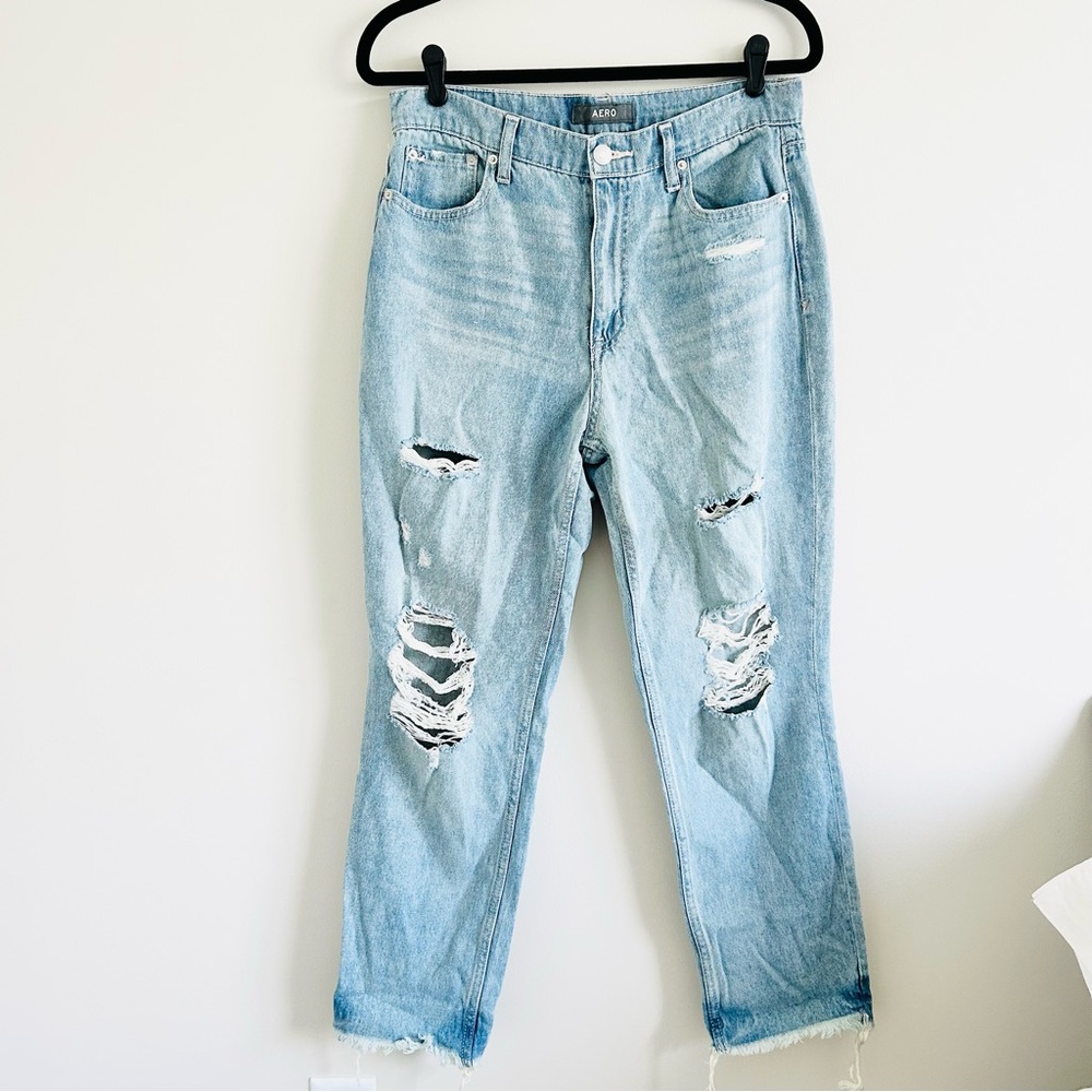 Aero Mom Jean Distressed Raw Hem Light Wash Size 12